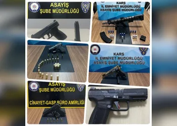 Esenyurt’ta sağlık malzemeleri üreten fabrikanın deposunda korkutan yangın