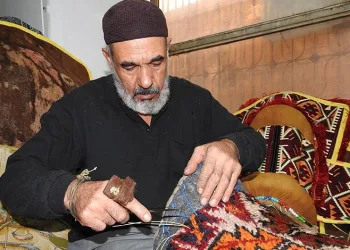 55 yıldır sürdürdüğü baba mesleğinden vazgeçmiyor