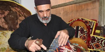 55 yıldır sürdürdüğü baba mesleğinden vazgeçmiyor