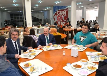 “Türkiye’nin geleceğinde nitelikli kişiler söz sahibi olacak”