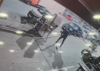 100 bin liralık malzeme çalındı, o anlar kamerada