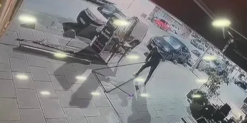 100 bin liralık malzeme çalındı, o anlar kamerada