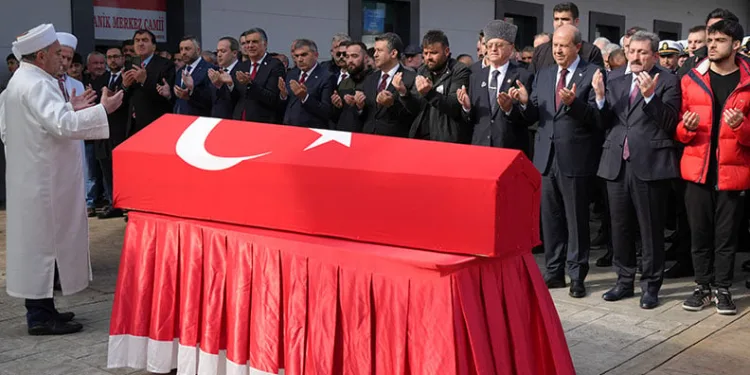 Cumhurbaşkanı Tatar’ın katılımıyla Kıbrıs gazisi son yolculuğuna uğurlandı