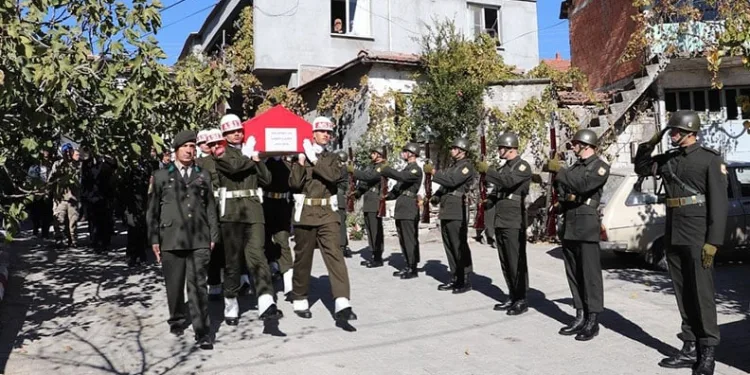 Kıbrıs Gazisi askeri törenle toprağa verildi