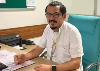 Sevgilisini defalarca bıçaklayan doktor, evinde ölü bulundu