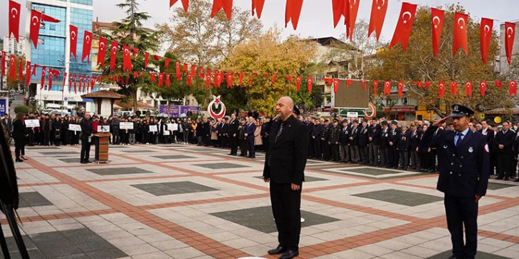 Bekir Aydın 10 Kasım törenlerine katıldı