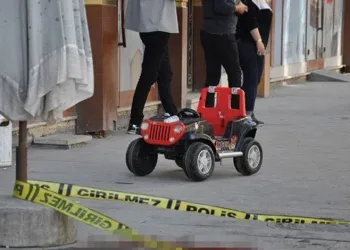 6 yaşındaki çocuk maganda kurşunuyla hayatını kaybetti