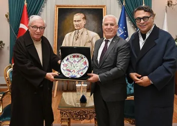 Mustafa Bozbey ünlü modacıları ağırladı