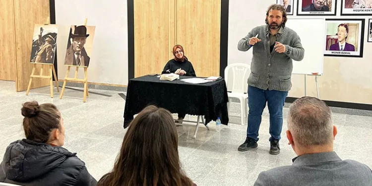 Maksim Gorki’nin eserlerine ve hayatına bakış