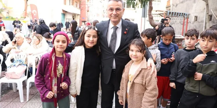 “Dünya çapında ses getirecek sanatçıların yetişme sürecinde bizim sorumluluğumuz olduğunun farkındayız”