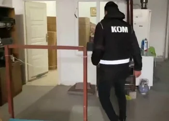Konya’da apartmanda yangın paniği