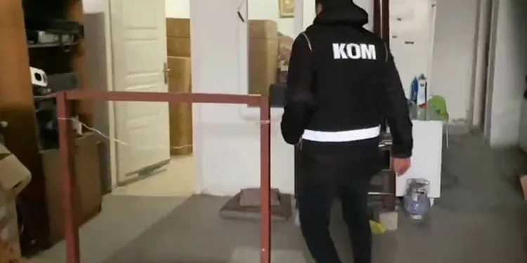 Konya’da apartmanda yangın paniği