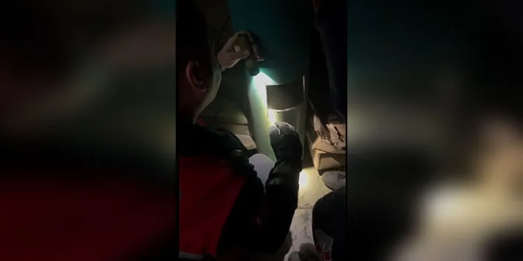 Esenyurt’ta sağlık malzemeleri üreten fabrikanın deposunda korkutan yangın