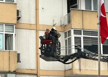 Sokak ortasında pompalı tüfekle rastgele ateş ettiler