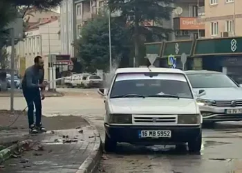 Aracını sokak çeşmesinde yıkayan sürücüye ceza yağdı