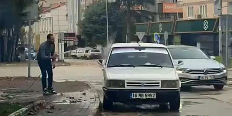 Aracını sokak çeşmesinde yıkayan sürücüye ceza yağdı