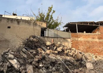 Bursa’da 5 katlı apartman yıkıldı