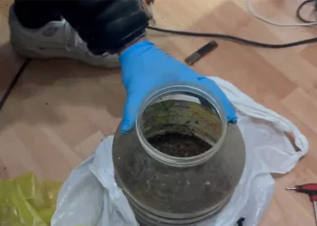 Turşu bidonundan uyuşturucu çıktı