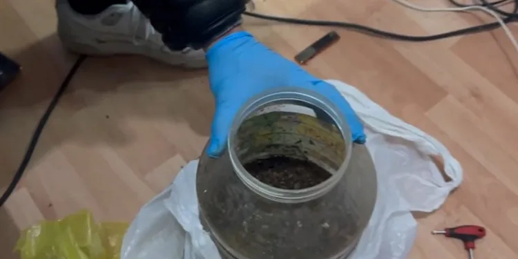 Turşu bidonundan uyuşturucu çıktı