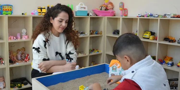Kum terapisi ile çocuklar travmalarından kurtuluyor