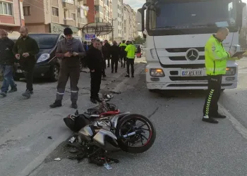 Bursa’da tek teker üzerinde gitmek isterken kaza yaptı