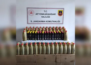 Hırsızlık için girdikleri binada pahalı ayakkabıya rastlayan hırsızların “çak” sevinci