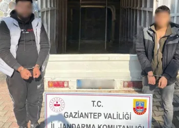 Kiliseye zorla girmeye çalışan alkollü şahıslara 1 yıl 8’er ay hapis cezası verildi