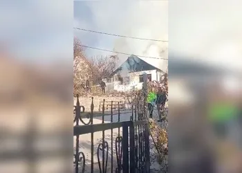 Evinde çıkan yangında 90 yaşındaki kadının yaralandı