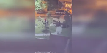 Adana’da 3 katlı müstakil ev yandı
