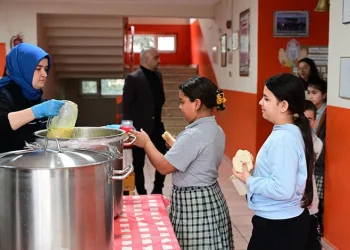 Karacabey Belediyesi’nden eğitime ve çevreye destek