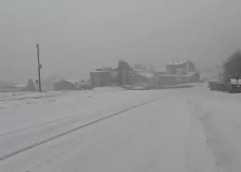 Uludağ beyaza büründü | Bursa’da kar yağışı başladı