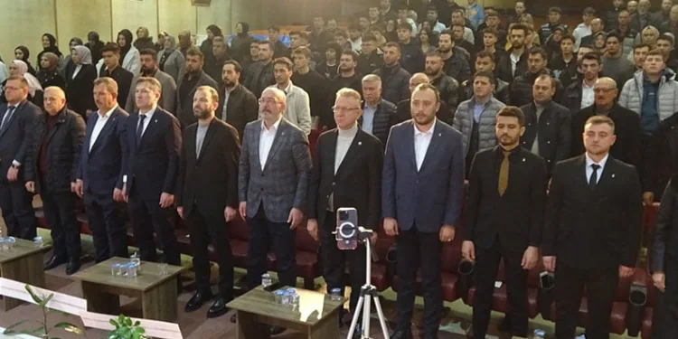 AK Parti Tavşanlı İlçe Gençlik Kolları Başkanlığı’nda kongre heyecanı