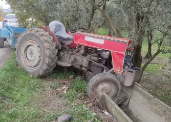 Bursa’da kontrolden çıkan traktör sulama kanalına çarptı