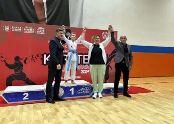 Mudanyalı minik karatecilerin ilk başarıları mutlu etti