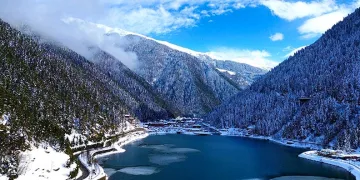 Uzungöl’de kartpostallık kış manzarası