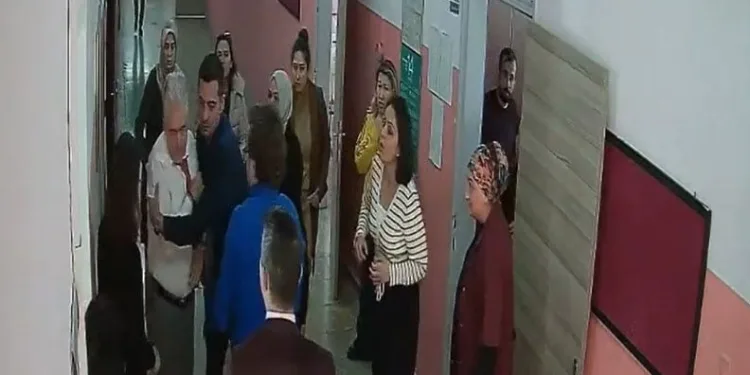 Heimlich manevrası öğretmenin hayatını kurtardı
