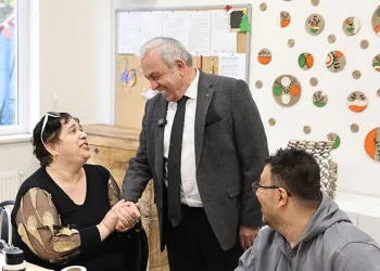 Şadi Özdemir dezavantajlı bireylerle buluştu