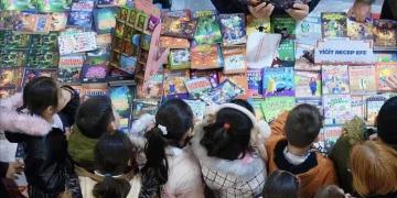 İnegöl’de kitap günleri coşkusu sürüyor