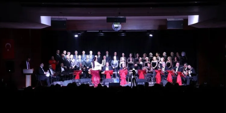 Tsm korosundan kulakların pasını silen performans