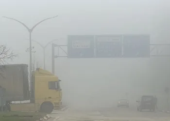 İnegöl’de yoğun sis hayatı olumsuz etkiledi