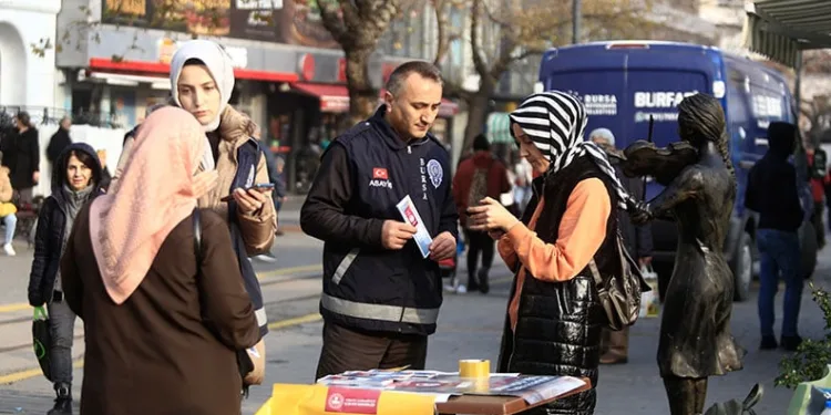 Kadınları uygulamayı yüklettiler
