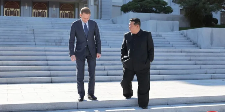 Kuzey Kore lideri Kim, Rus bakanı Pyongyang’da ağırladı