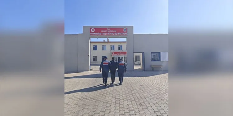 Kadıköy’de 1 ton kaçak midye ele geçirildi