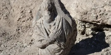 Sivas’ta 2 bin yıllık mezar steli bulundu