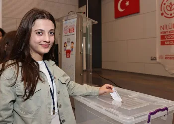 Nilüferli çocuklar demokrasi şöleni yaşadı