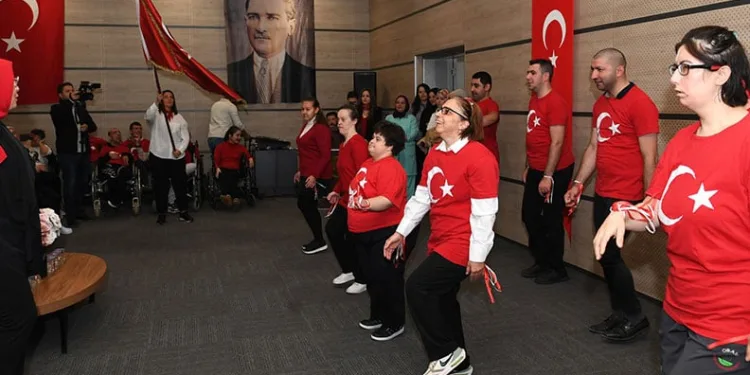 Engelli bireyler Atatürk’ü saygı ve özlemle andı