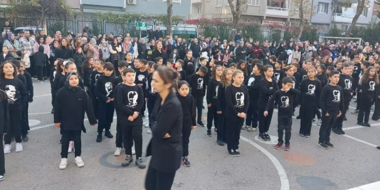 Remzi Zümrüt İlkokulu’nda 10 Kasım Atatürk’ü Anma Töreni Düzenlendi