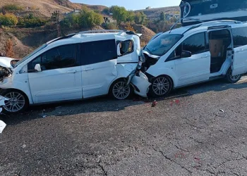 Batman’da 6 araç birbirine girdi: 6 yaralı