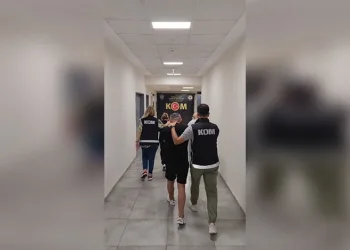 Kayıp şahıs jandarma ve polis ekipleri tarafından su altında aranıyor
