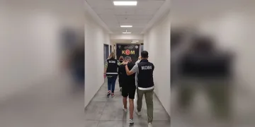 Kayıp şahıs jandarma ve polis ekipleri tarafından su altında aranıyor